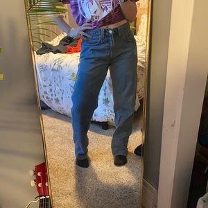 gorgeous light wash vintage levi dad jeans 🐌